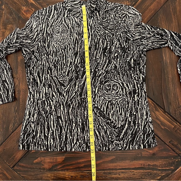 J.McLaughlin Owl Woodgrain Printed Jersey Knit Turtleneck, Medium (Petite) - Picture 8 of 11